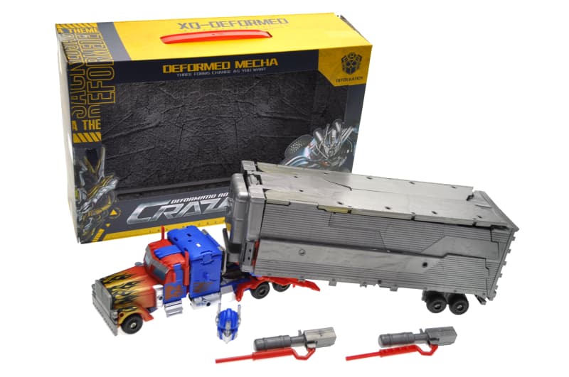Трансформер YG TOYS W8818A у коробці