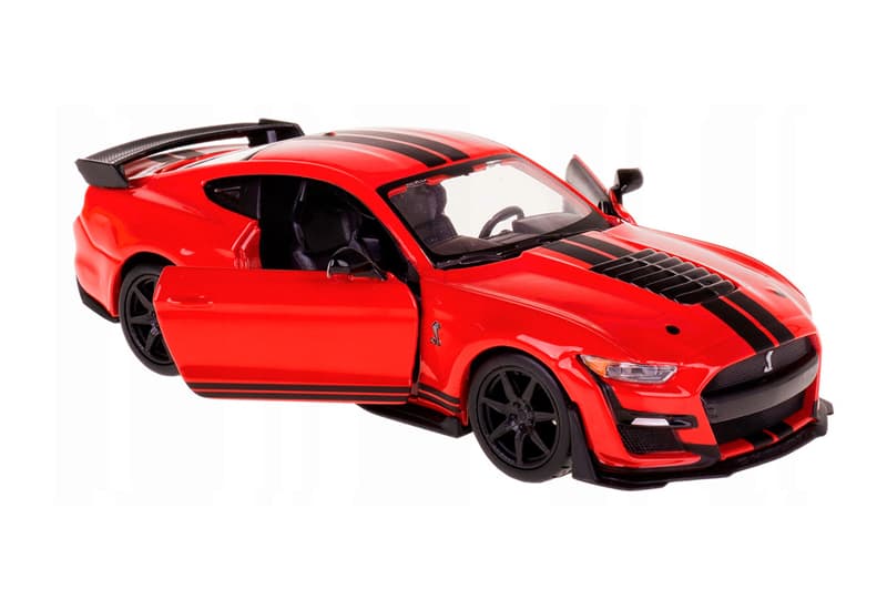 Машина 18-43050 "FORD SHELBY GT500" 1:32 Bburago, фото 5
