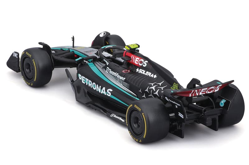 Машина 18-38208 "MERCEDES-AMG F1 W15 PERFORMANCE 2024" 1:43 Bburago, фото 2