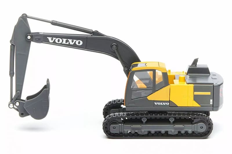 Іграшковий екскаватор Volvo EC220E Bburago, 18-32086, фото 7