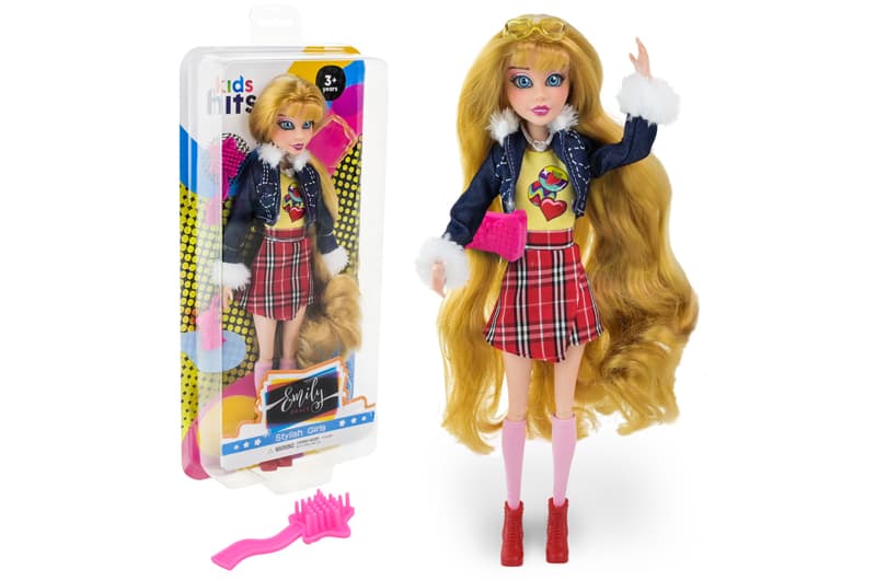 Лялька Emily Grace KH24/006 в стильному вбранні, кежуал стиль, аксес короб.